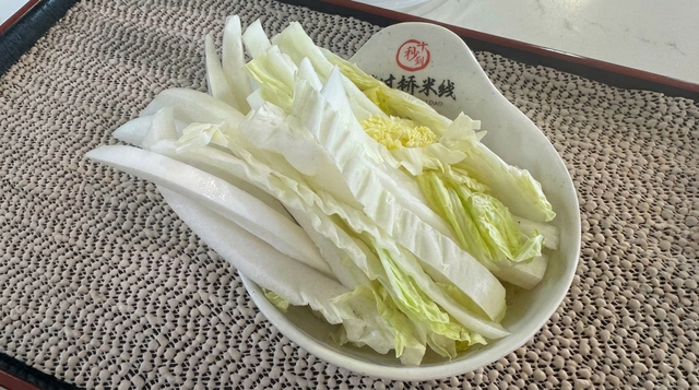 Steamed Won Bok Cabbage 燙大白菜.