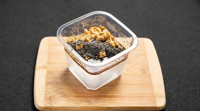 Crystal Jelly with Sesame Powder 芝麻冰粉.