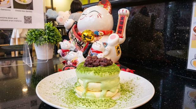 抹茶紅豆舒苙蕾 Matcha with Red Bean Souffle Pancake.