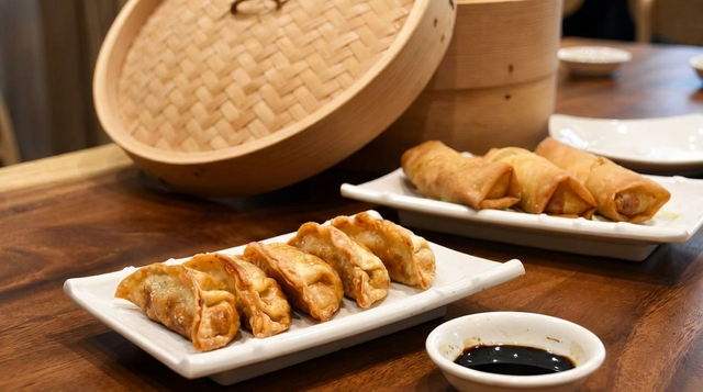 炸豬肉水餅 Deep Fried Pork Dumplings (5 pieces).