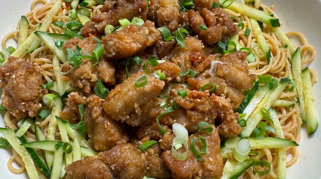 Garlic Chicken Mixed Noodles (3) 香蒜鹽酥雞拌麵.