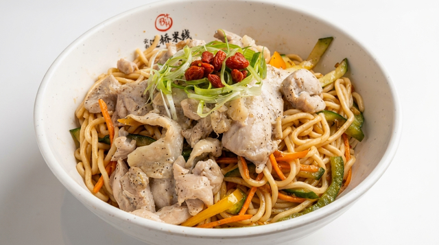 雞腿柳米線乾拌粉 Dried Mixed Chicken Thighs Rice Noodle (Spicy).