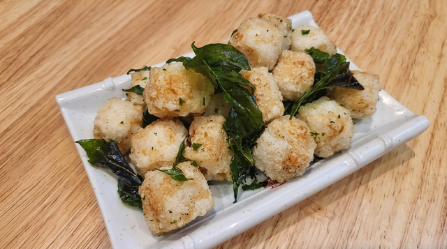 炸豆腐 Deep Fried Tofu.