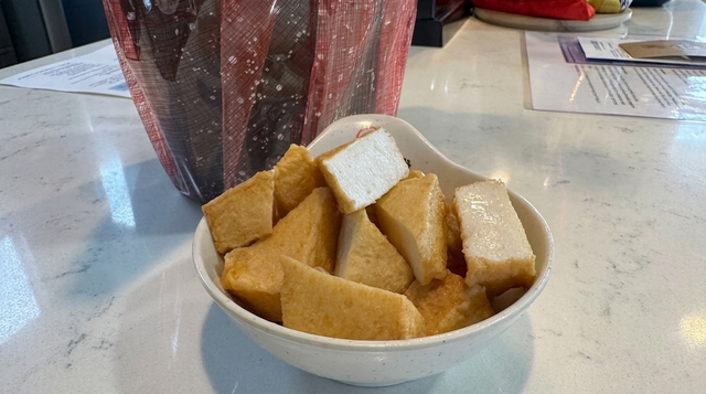 Fish Tofu 燙魚豆腐.